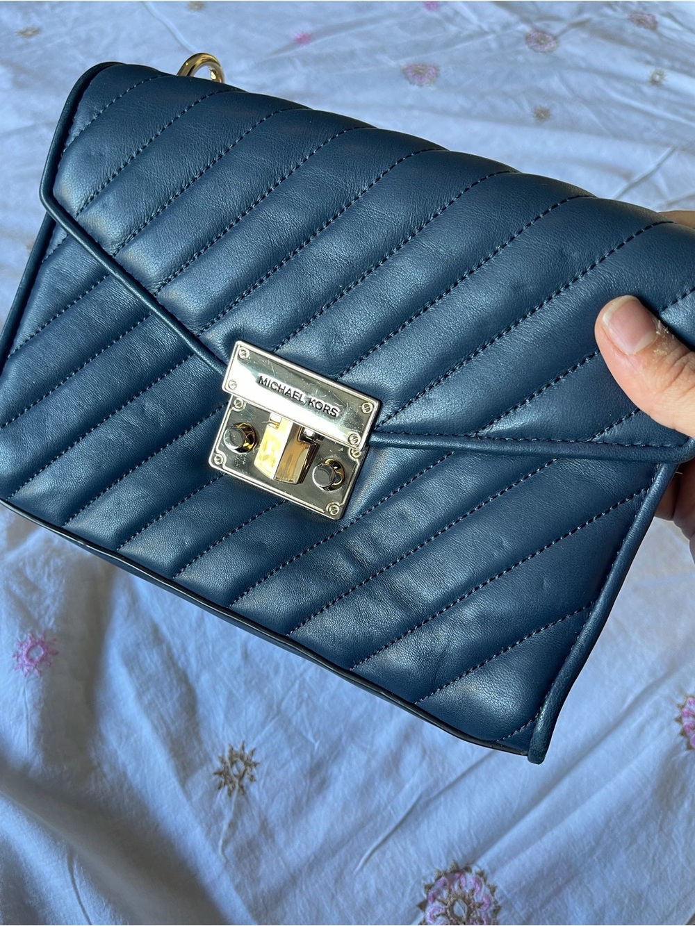 Michael Kors Leather Quilted Shoulder/crossbody Bag with Gold Hardware - Picture 16 of 16